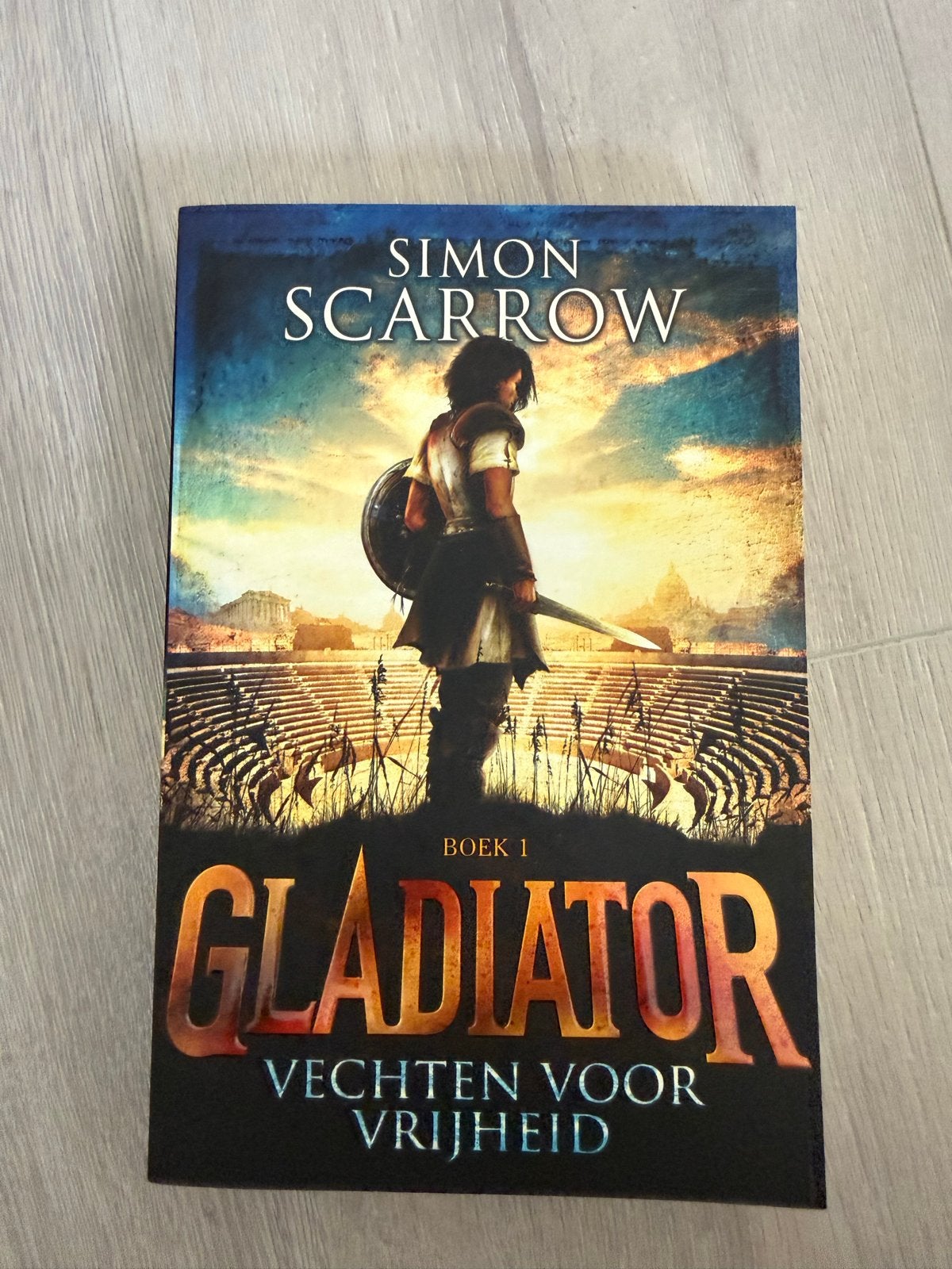 Gladiator: Vechten voor Vrijheid - Simon Scarrow (Boek 1), Ophalen of Verzenden, Zo goed als nieuw