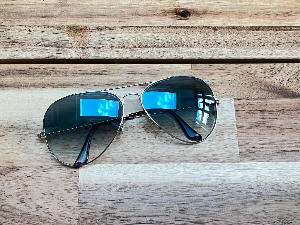 Originele Ray-Ban Aviator RB3025 62mm – blauw verloopglas, Sieraden, Tassen en Uiterlijk, Zonnebrillen en Brillen | Heren, Gebruikt