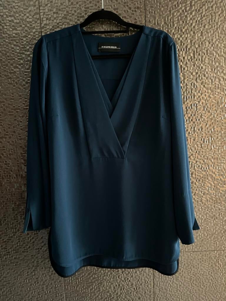 Schitterende petrol blouse Malene Birger - Maat 42, Kleding | Dames, Blouses en Tunieken, Ophalen of Verzenden, Zo goed als nieuw