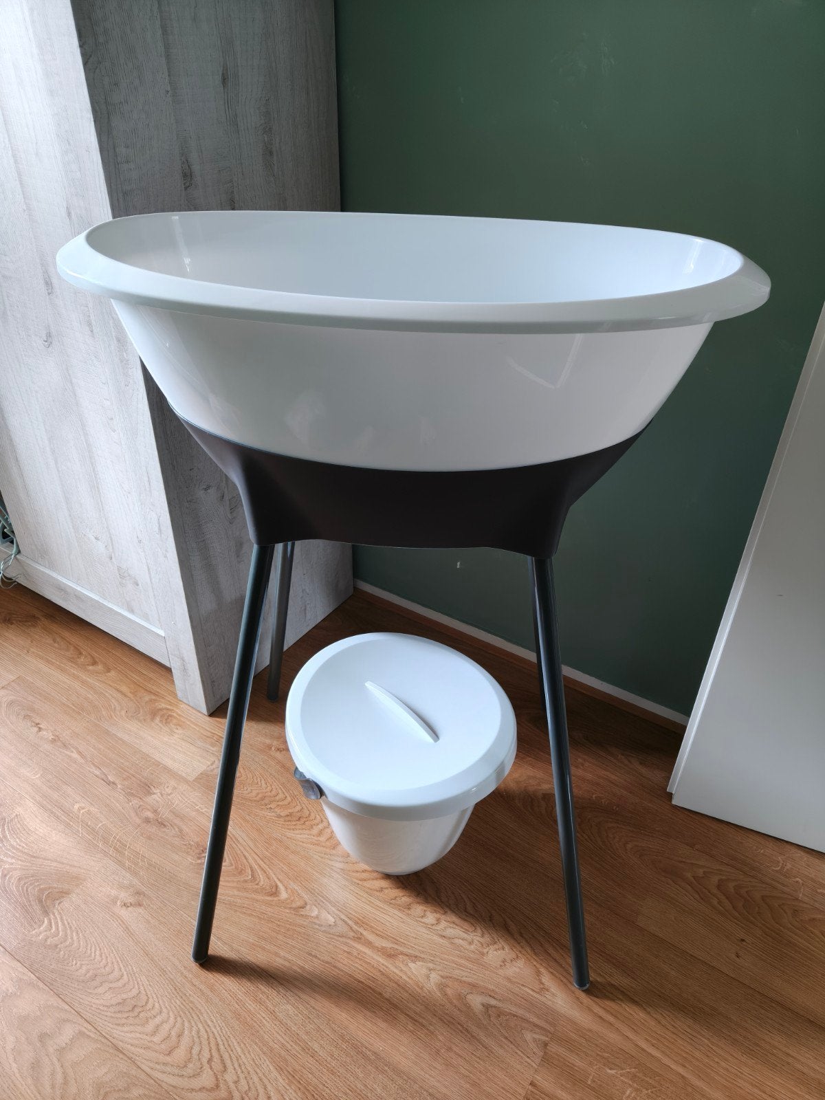Luma baby badje met standaard en luieremmer, Kinderen en Baby's, Zo goed als nieuw, Badje, Standaard, Ophalen