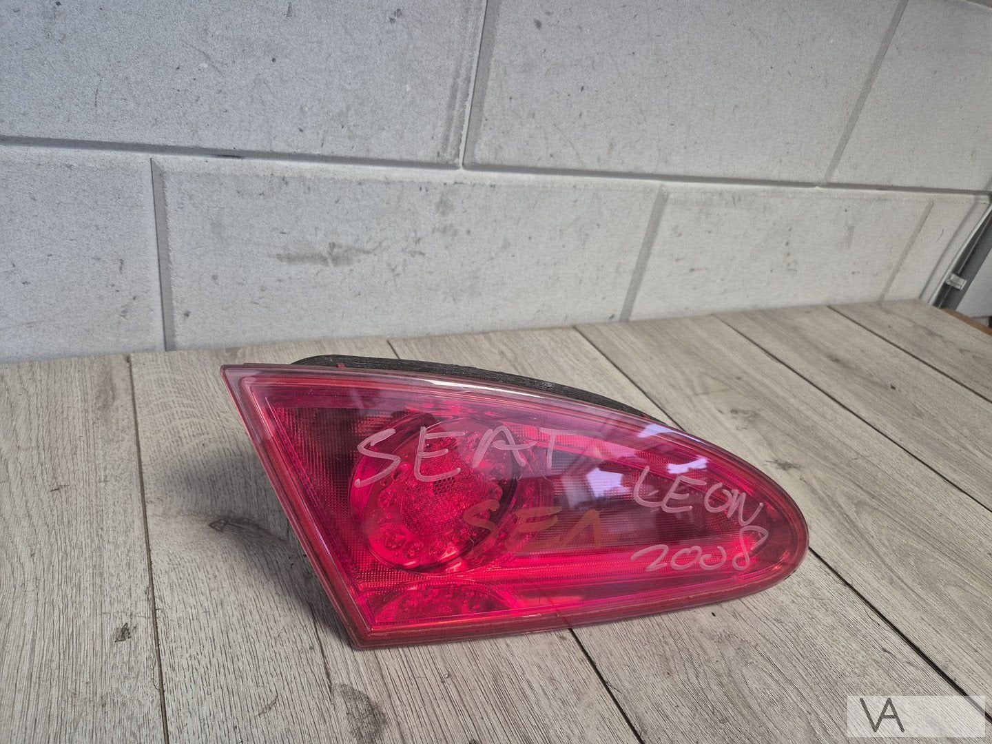 Achterlicht links op klep van Seat Leon 2005 - 2009 €50, Gebruikt, -, -, Ophalen of Verzenden