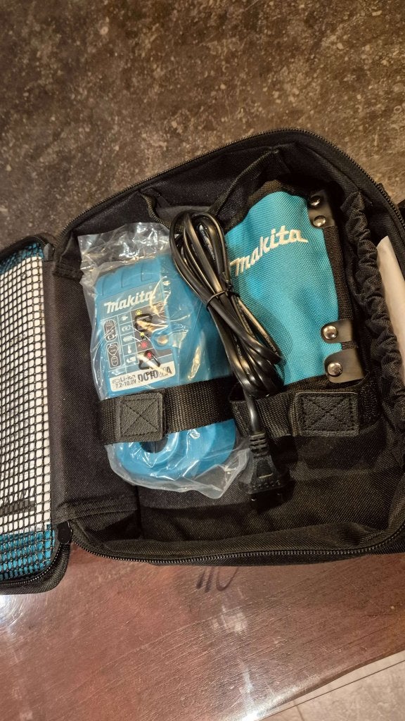 Nieuwe Makita acculader DC10WA