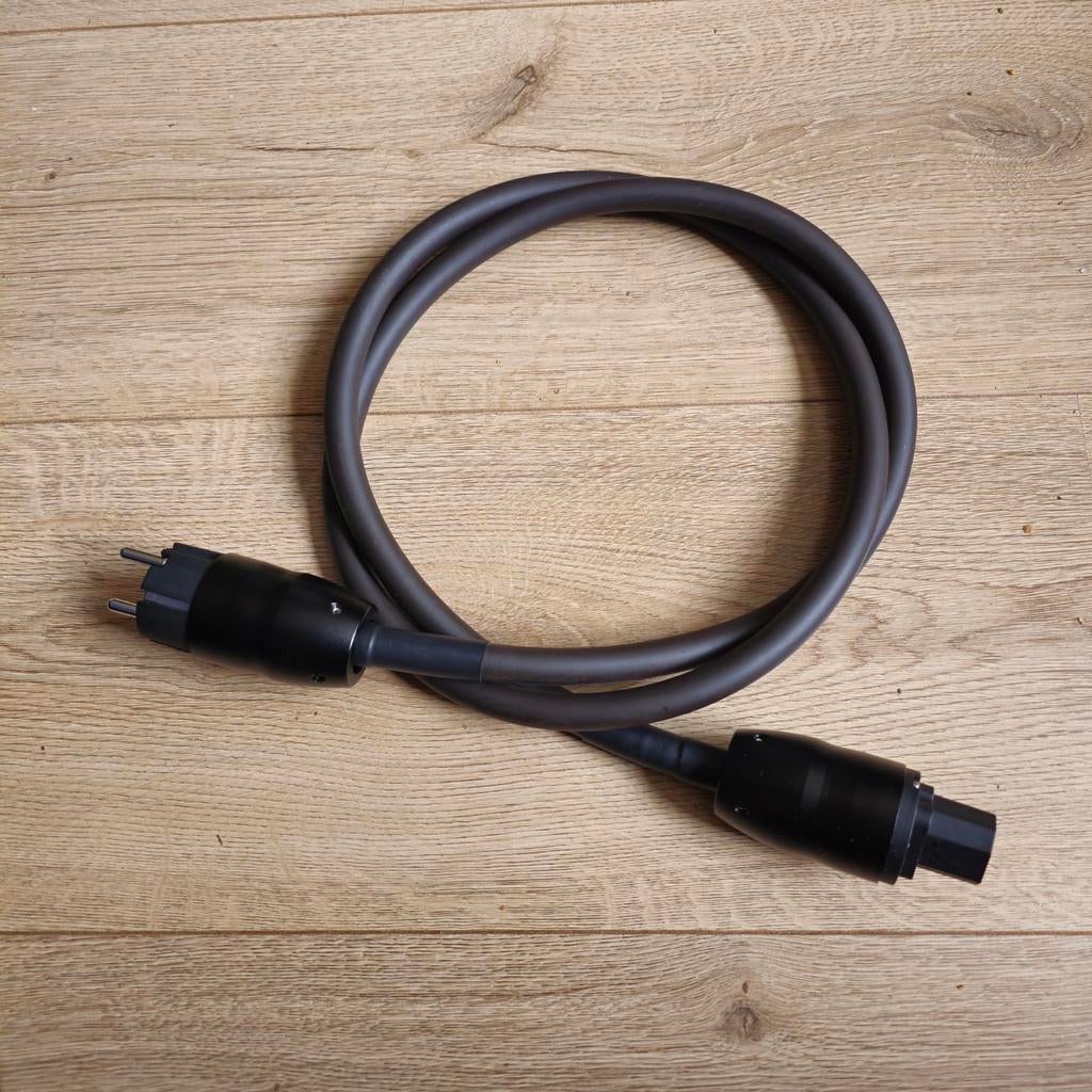 Furutech powercord FP314Ag 158cm incl pluggen, Audio, Tv en Foto, Audiokabels en Televisiekabels, Ophalen, Zo goed als nieuw, Minder dan 2 meter