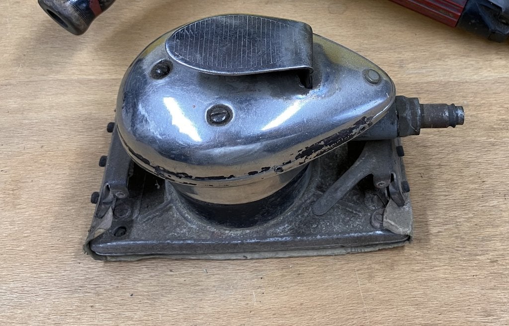 Pneumatische schuurmachine, luchtschuurmachine, Ophalen of Verzenden, Gebruikt, Minder dan 600 watt, Vlakschuurmachine