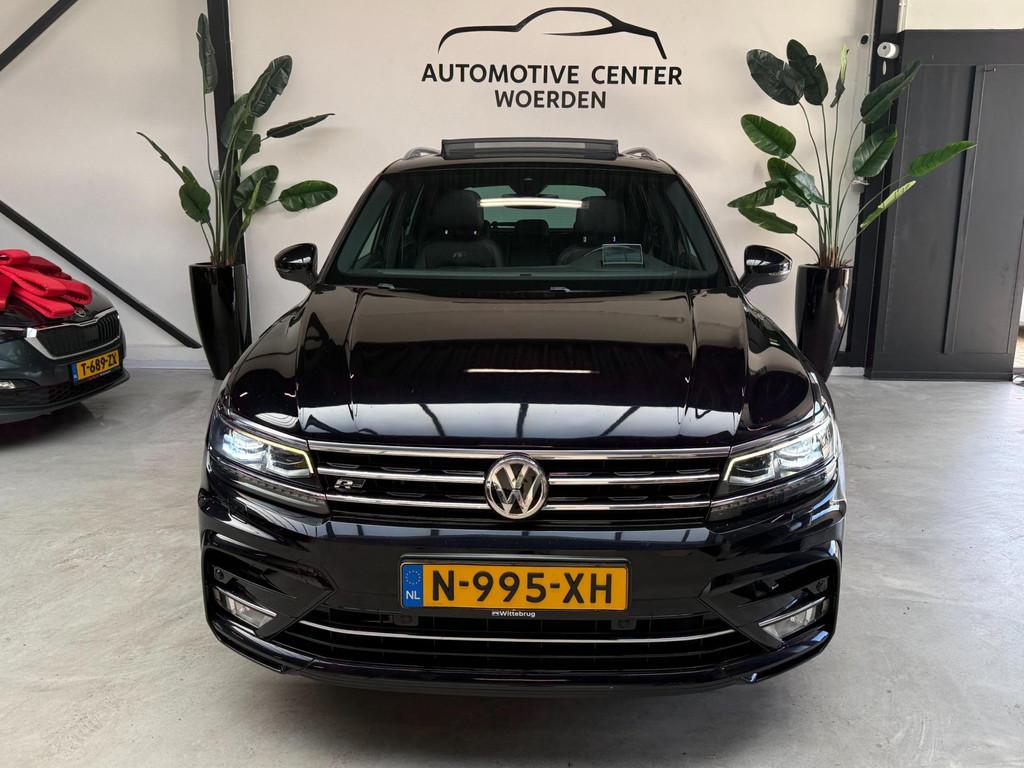 Volkswagen Tiguan 2.0 TSI 4Motion R-Line PANO VIRTUAL CAM, Auto's, Volkswagen, 4 cilinders, 1984 cc, 2500 kg, Zwart