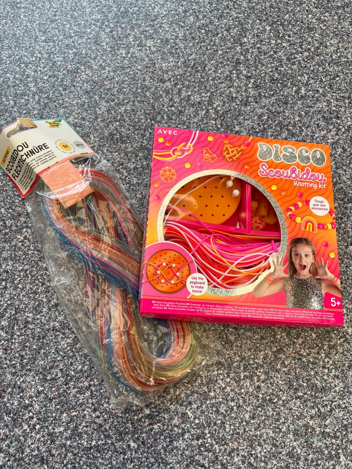 Scoubidou knoopset en vlechtkoorden, Overige thema's, Nieuw, Meerkleurig, Ophalen of Verzenden