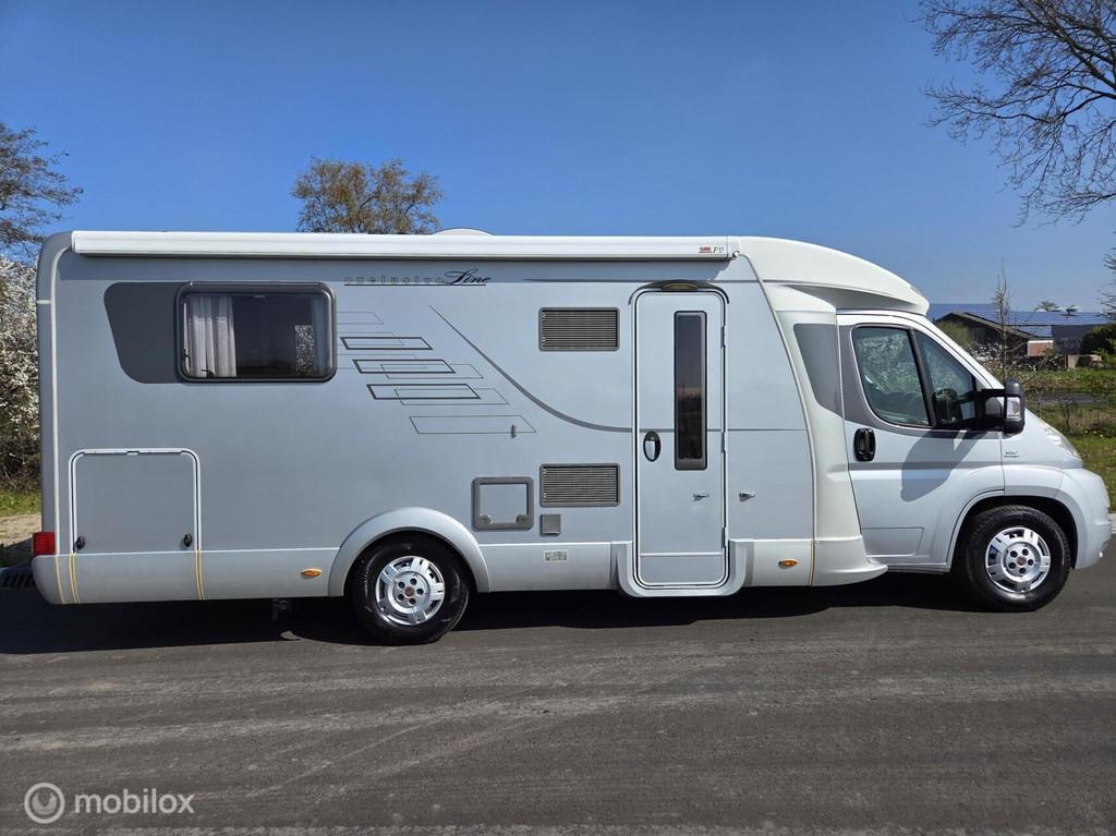 Hymer T 698CL 2.3 131PK ☆Queensbed, Xxl-koelkast, Solar☆, Caravans en Kamperen, Campers, 7 tot 8 meter, Bedrijf, Hymer, Half-integraal