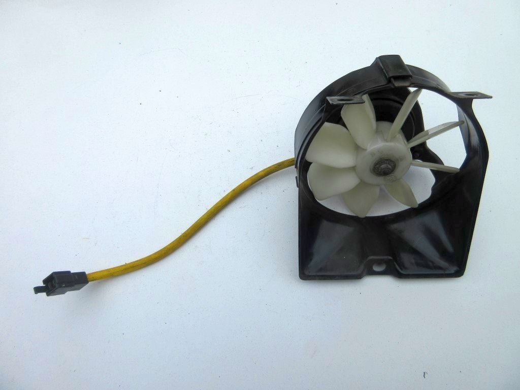 Honda VF750F radiator fan R VF 750 koelvin cooling koel fan, Ophalen of Verzenden