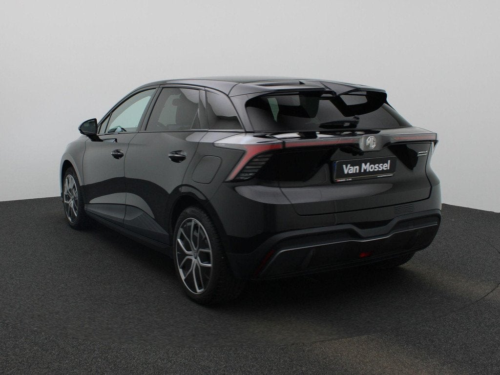 MG 4 Long Range Luxury 64 kWh | Navi | Led Koplampen | 360 C, Auto's, MG, Automaat, 12 maanden, Gebruikt, 1675 kg