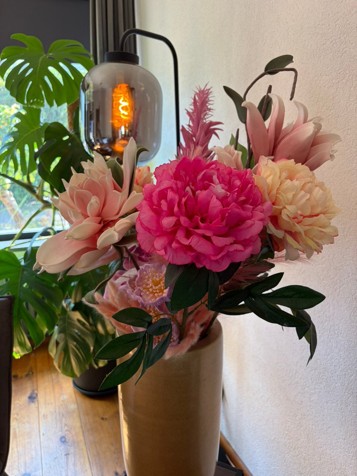Kunstbloemen inclusief Pot en Plateau, Ophalen, Zo goed als nieuw