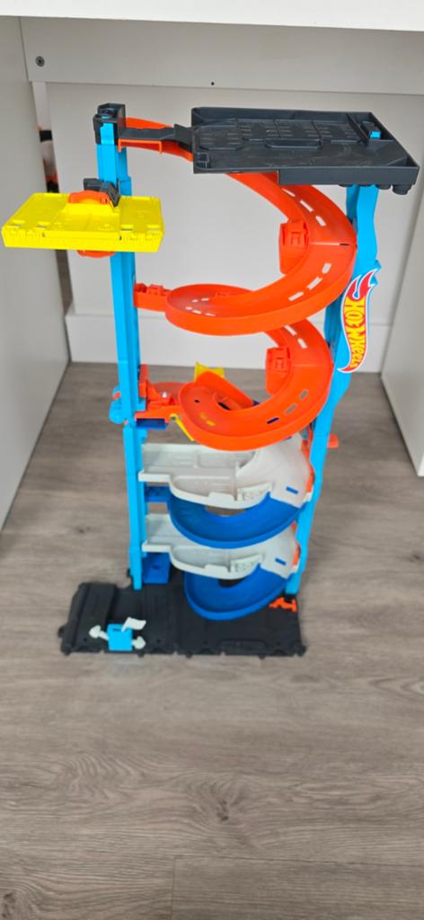 Hot Wheels Racebaan Garage met Spiraal en Parkeerplaatsen, Ophalen, Gebruikt, Racebaan, Hot Wheels