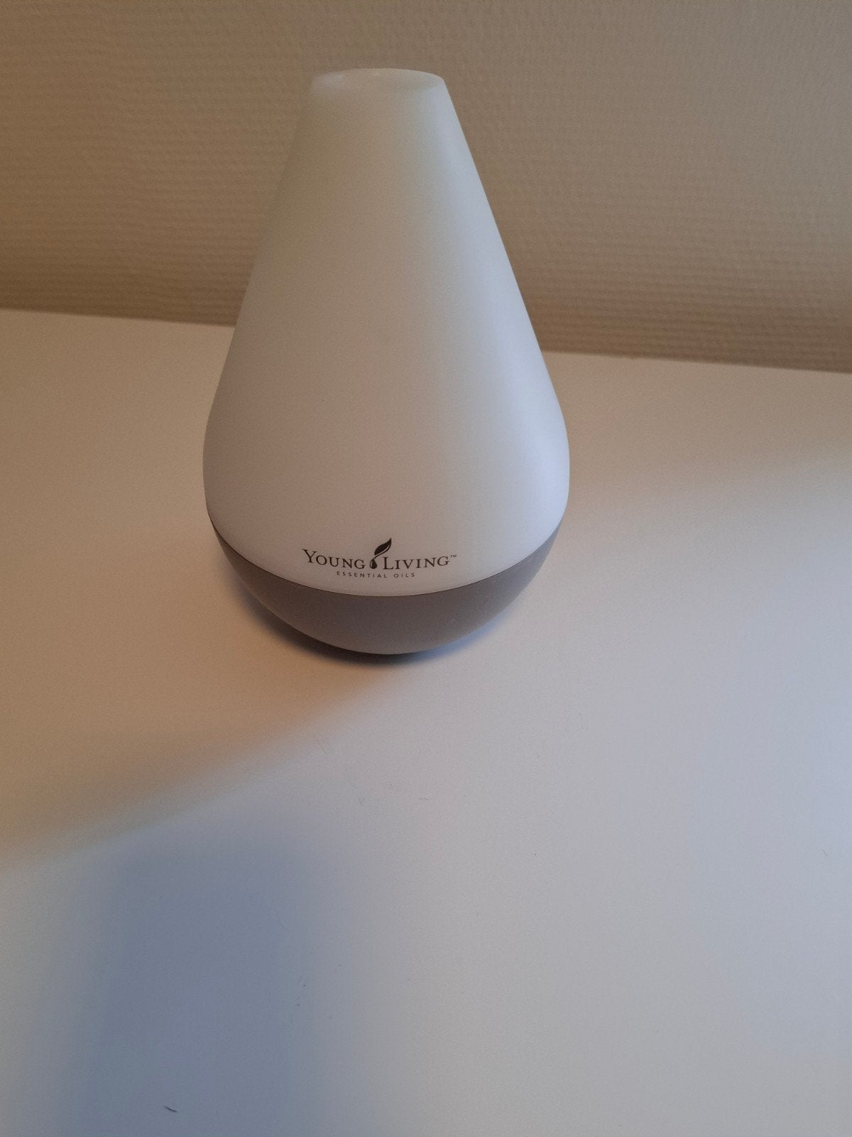 Young Living Diffuser - Zo goed als nieuw, Kunststof, Ophalen of Verzenden, Zo goed als nieuw, Modern