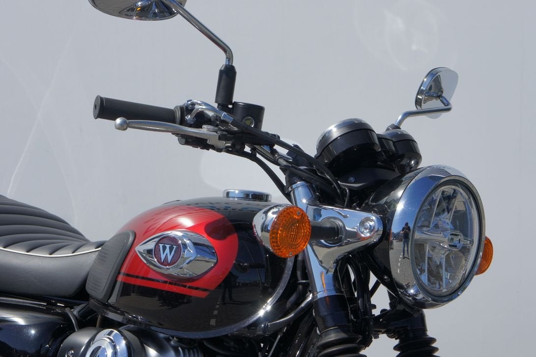 KAWASAKI W800 (bj 2024) 2,105 km, 2 cilinders, Bedrijf, Onbekend, KAWASAKI