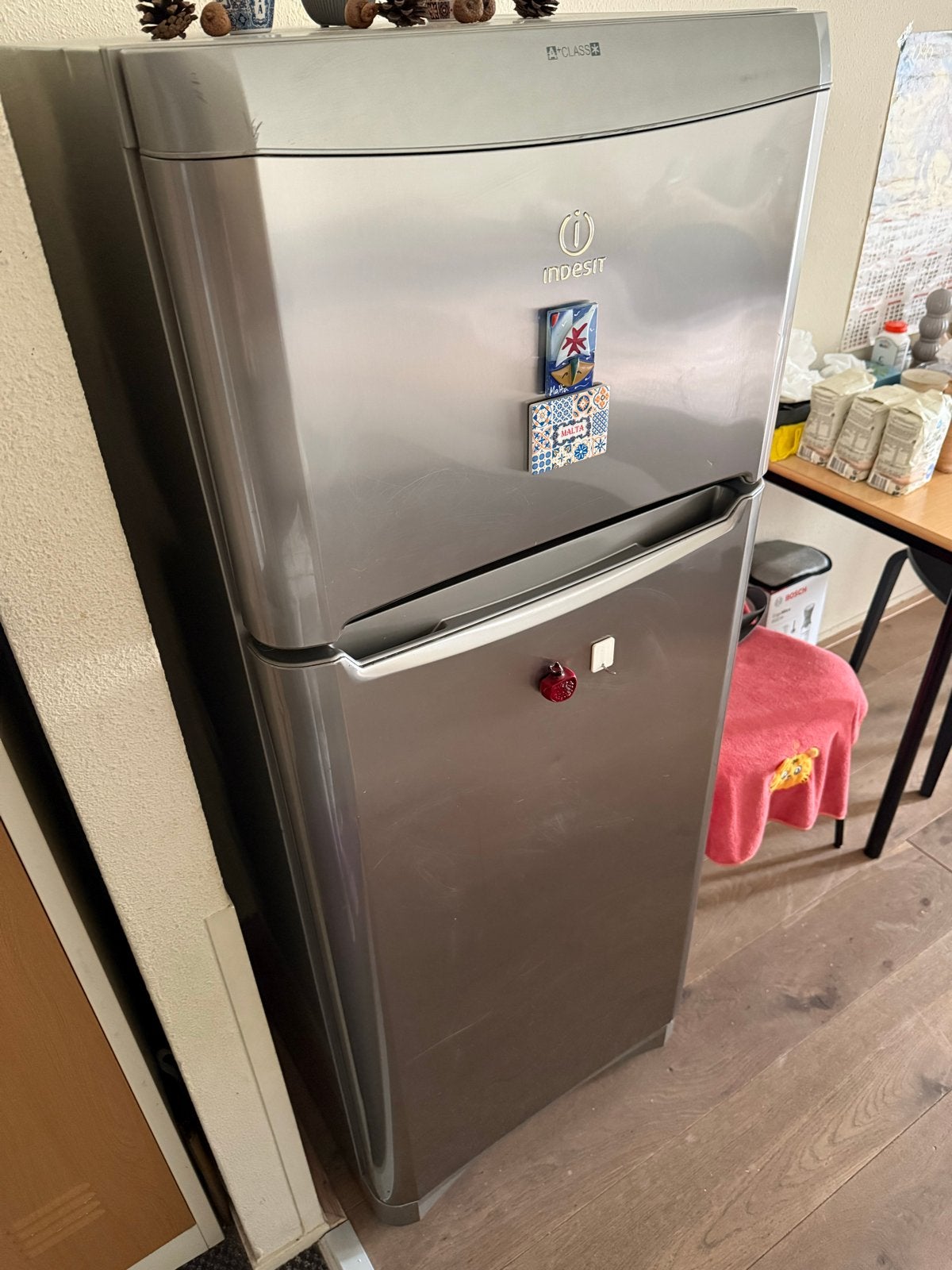 Indesit Koelkast, Ophalen, 150 tot 200 liter, Gebruikt, Met aparte vriezer