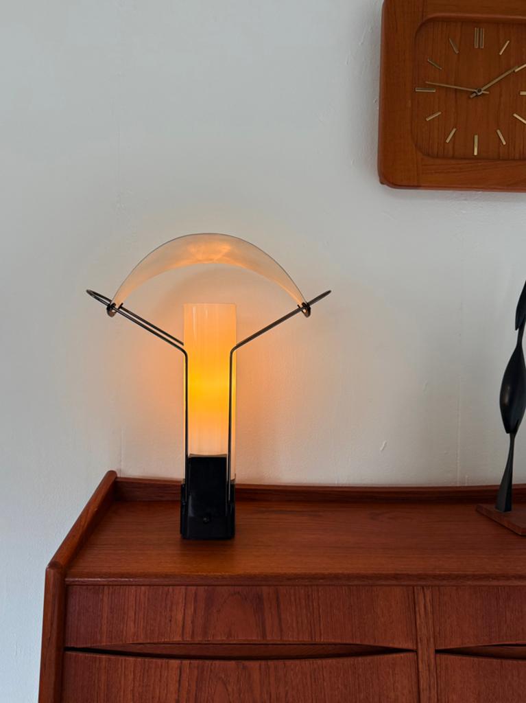 Vintage ‘Palio’ tafellamp, Arteluce Italië ‘80, Huis en Inrichting, Lampen | Tafellampen, Ophalen of Verzenden, Zo goed als nieuw