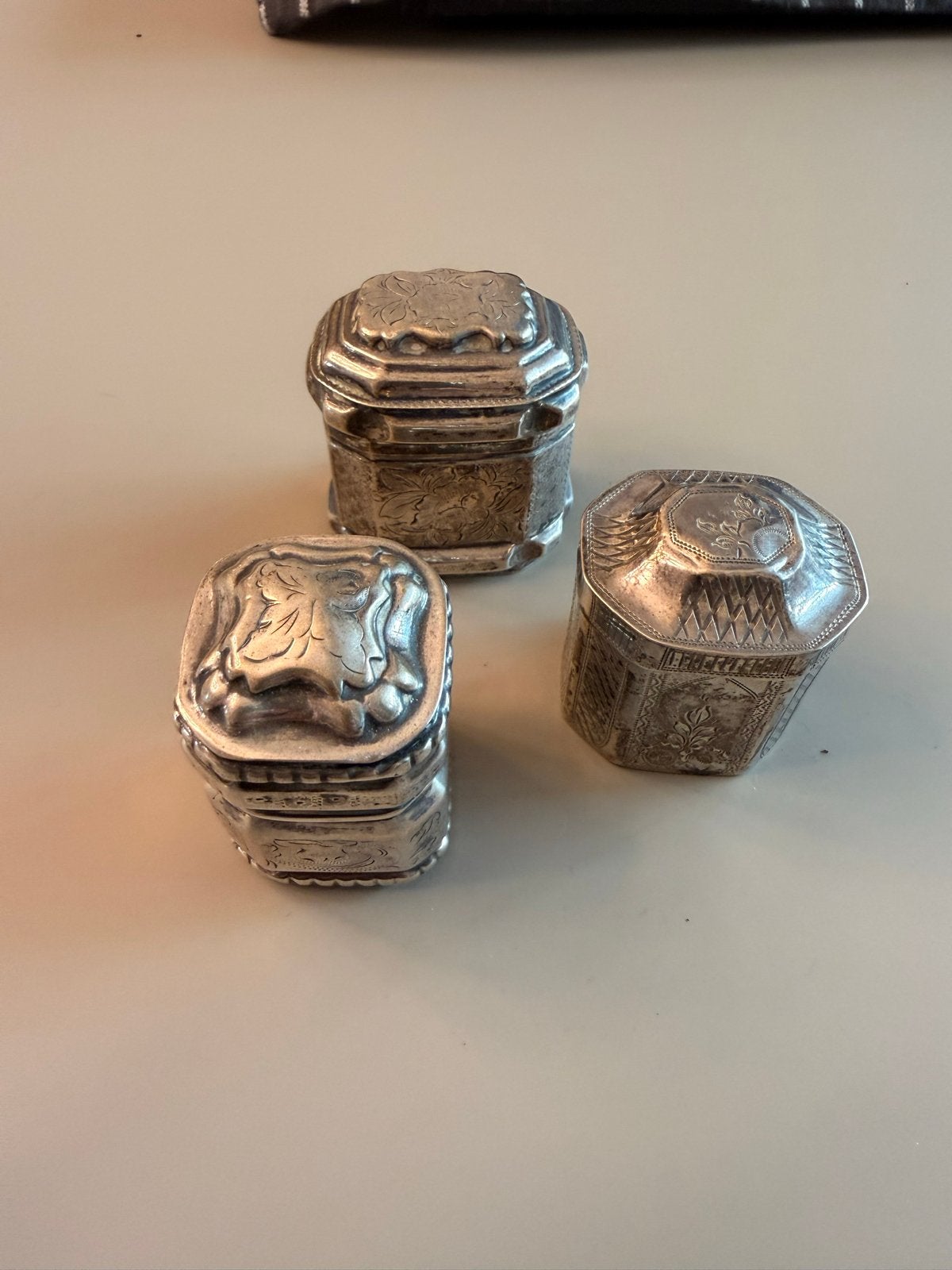Diverse antieke zilveren pillendoosjes - per stuk/set, Ophalen, Zilver