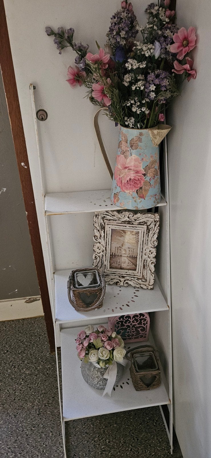 Decoratieve witte metalen etagère met 3 planken, Huis en Inrichting, Ophalen, Nieuw