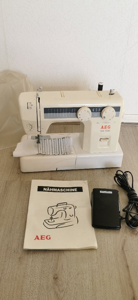 Naaimachine AEG NM 1800, Ophalen of Verzenden, Zo goed als nieuw, Naaimachine, Overige merken