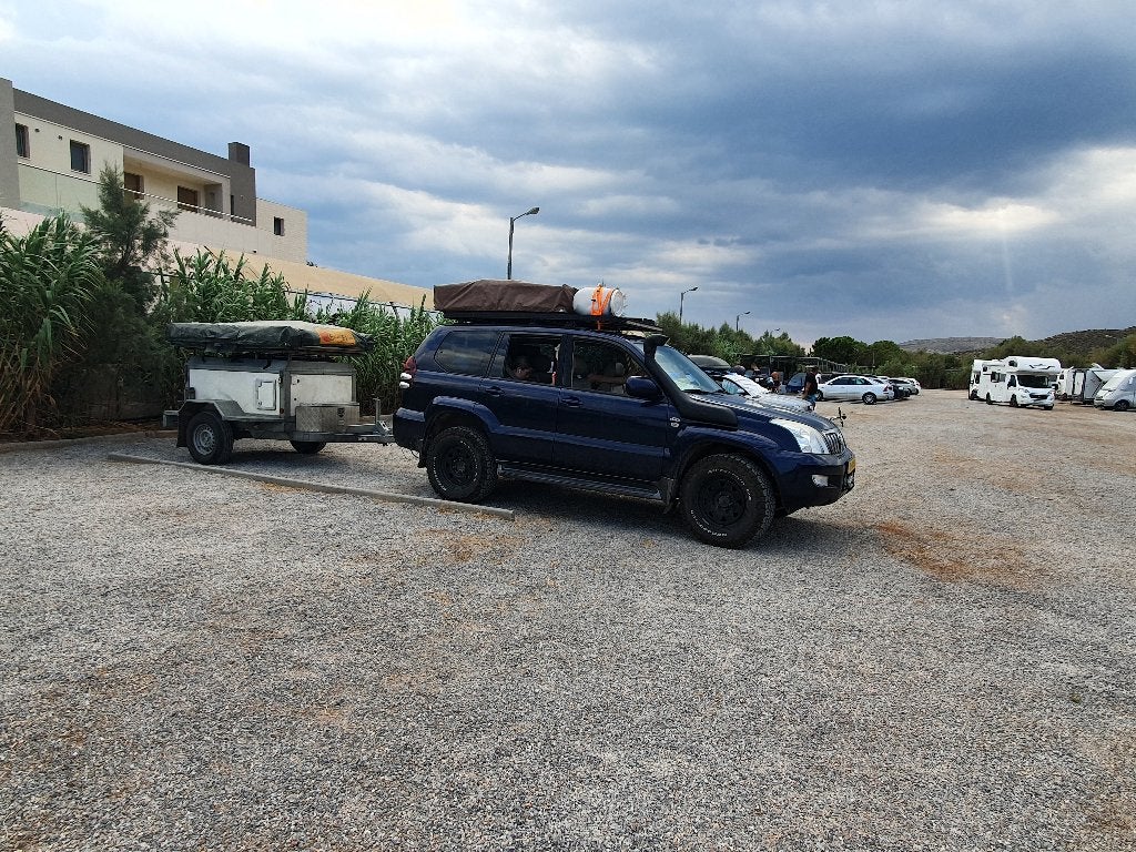 Toyota Landcruiser 3.0 D4D 5DR 2005 (120/PRADO)+Aanhanger, Beige, 4 cilinders, 241 €/maand, 2800 kg