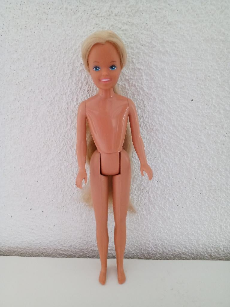 Barbie Tropical SKIPPER uit 1985, Ophalen of Verzenden, Gebruikt, Pop
