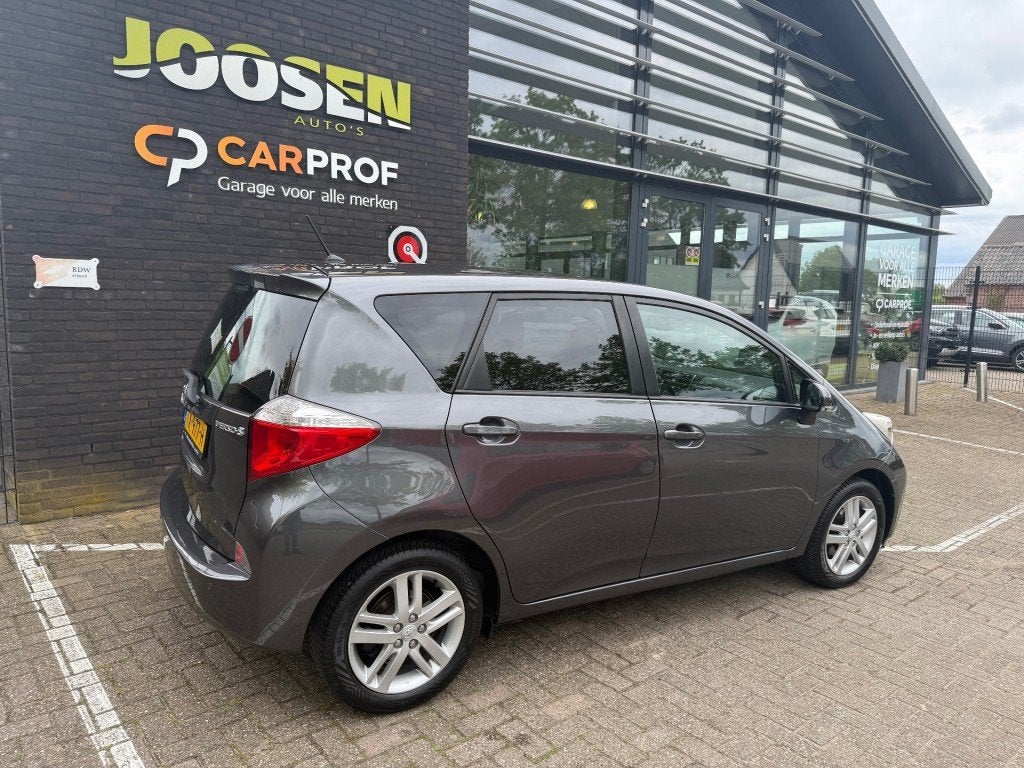 Toyota VERSO-S 1.3 VVT-I DYNAMIC, Auto's, Toyota, Euro 5, Gebruikt, Huisgarantie, 4 cilinders