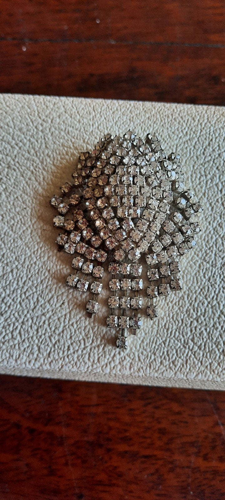 Vintage art deco broche met Swarovski kristal., Met kristal, Overige materialen, 4 tot 7 cm, Ophalen of Verzenden