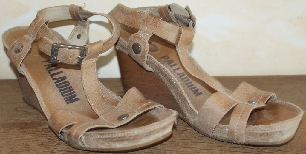 PALLADIUM lichtbruine sleehak sandalen M40 *** ALS NIEUW ***, Kleding | Dames, Bruin, Palladium, Zo goed als nieuw, Sandalen of Muiltjes
