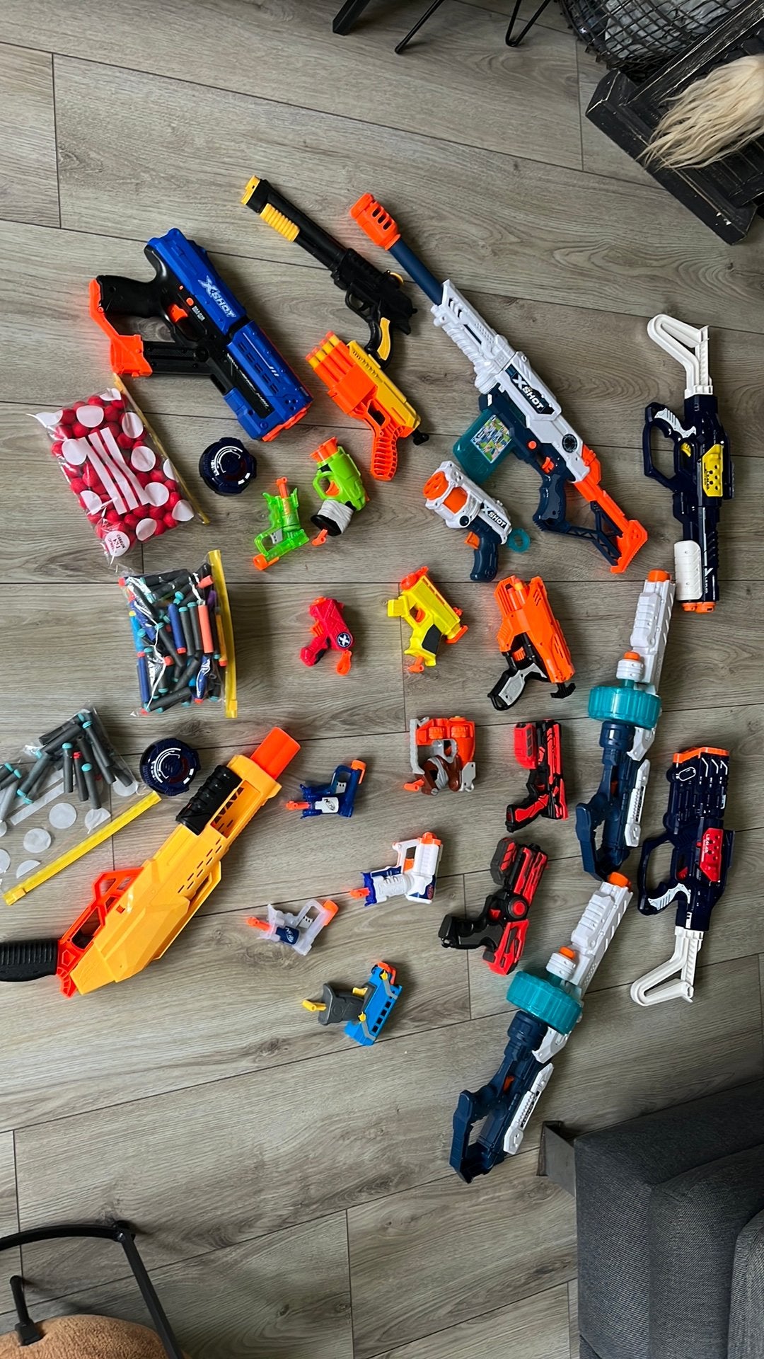 22 pistolen met pijltes balletjes, Ophalen, Zo goed als nieuw
