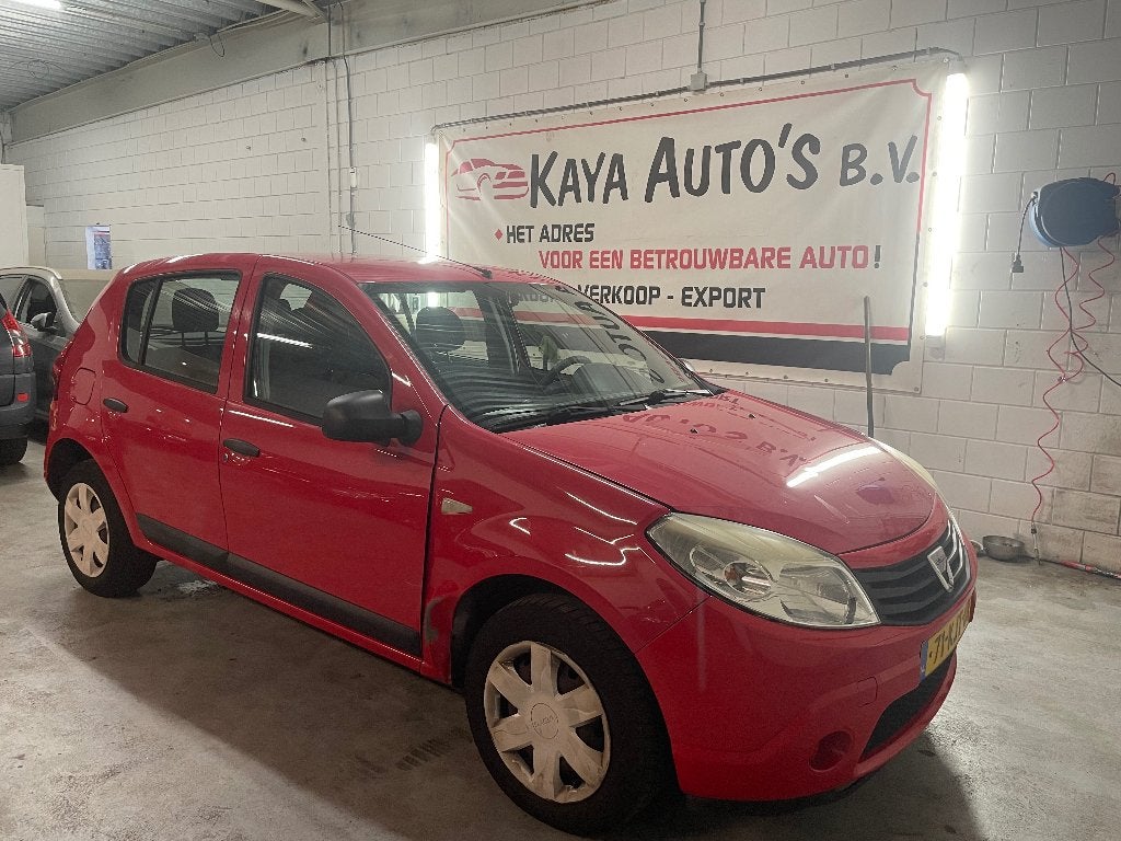 Dacia Sandero 1.2 16V AIRCO 2010 Rood, Voorwielaandrijving, Elektrische ramen, 74 pk, 31 €/maand