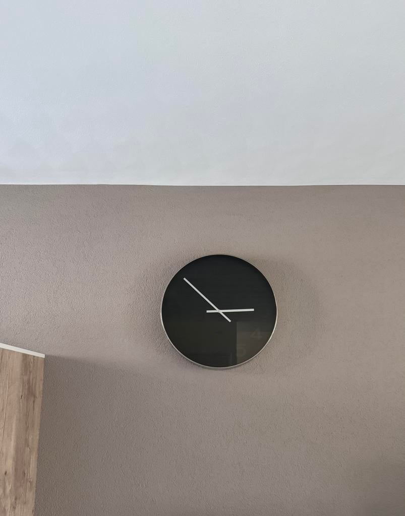 Karlsson Moderne Wandklok Zwart/Zilver, Ø 50 cm, Ophalen, Zo goed als nieuw, Analoog, Wandklok