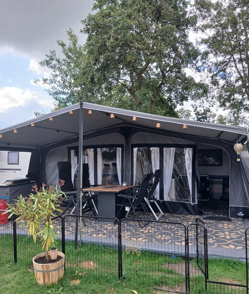 Hobby 540 excellent Easy 2004 met voortent luifel aanbouw, Omvormbare zithoek, Rondzit, Hobby, 7 tot 8 meter