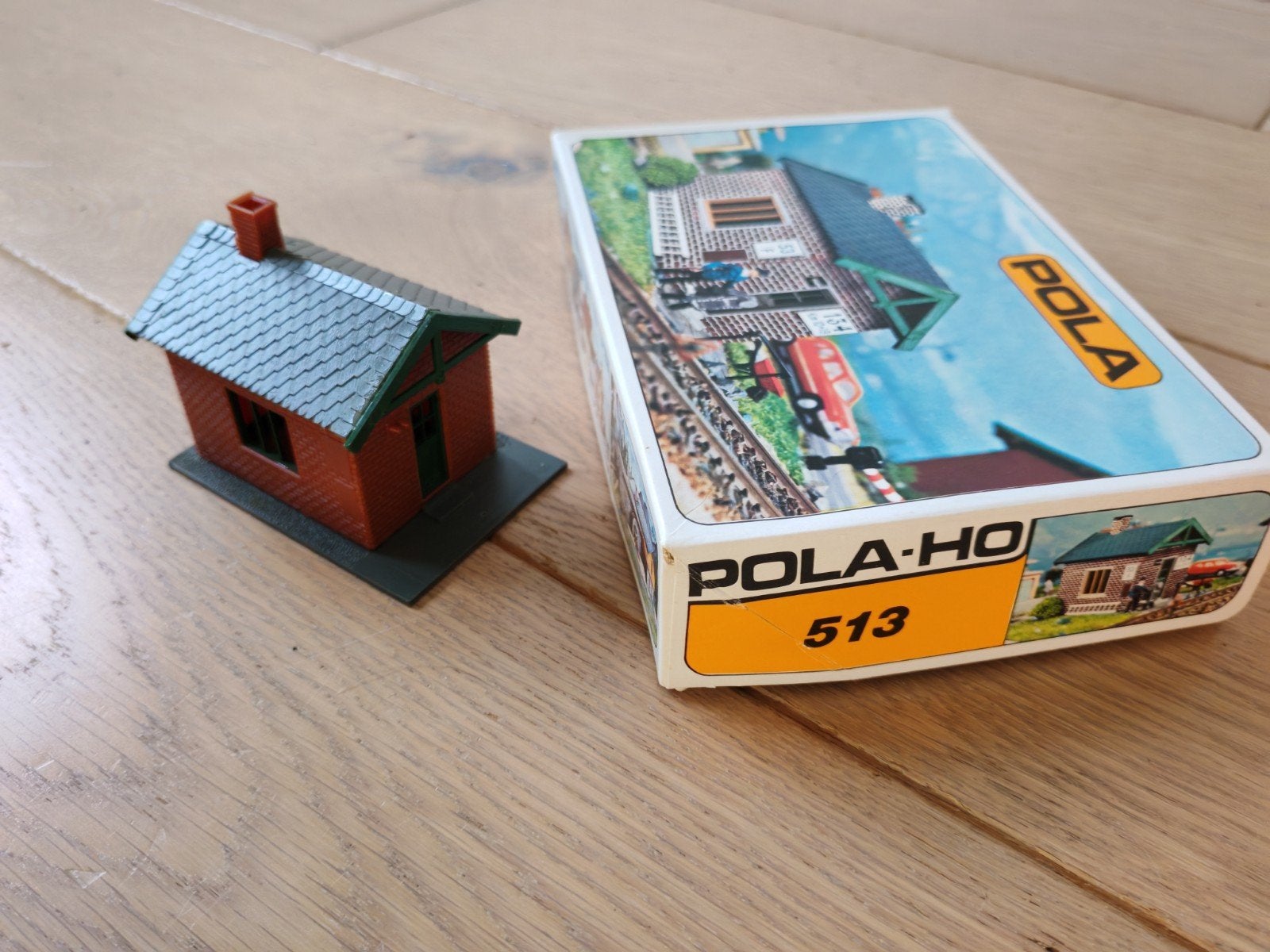 Pola HO 513 Modelbouw Huisje - Zo goed als nieuw, Hobby en Vrije tijd, Modeltreinen | H0, Ophalen of Verzenden, Zo goed als nieuw