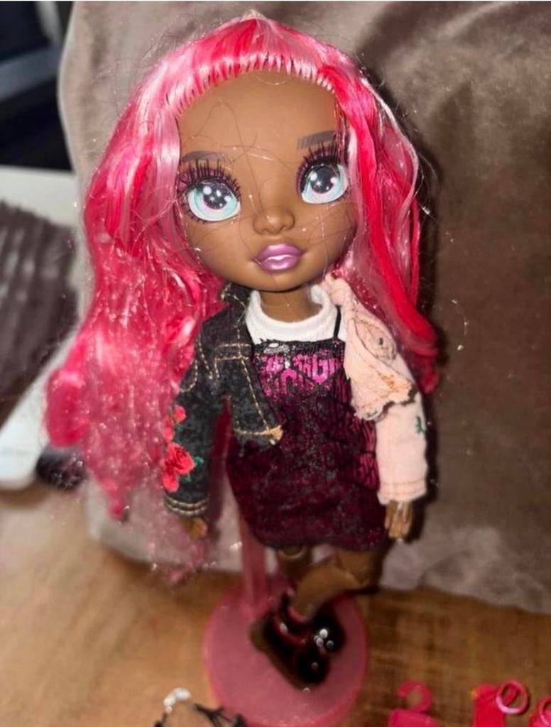 Rainbow High Pop Doll met extra outfit en accessoires, Ophalen of Verzenden, Gebruikt, Overige typen