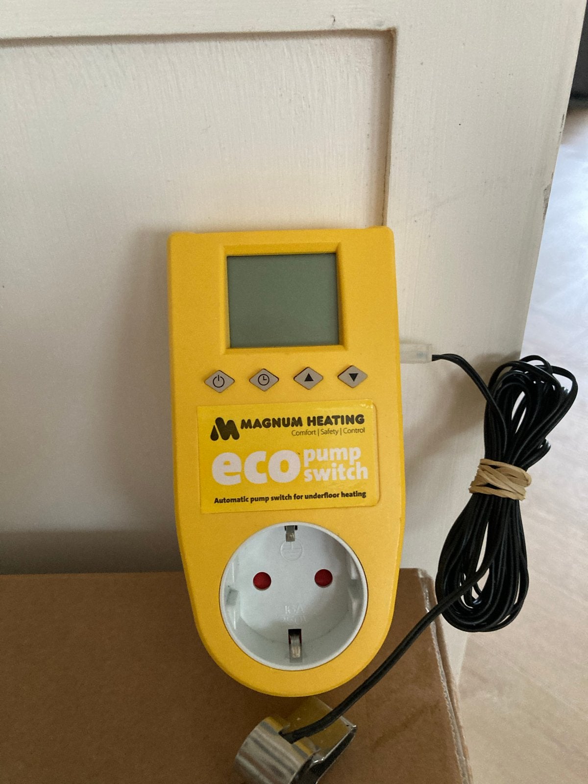 Magnum Heating Eco Pump Switch - Schakelklok vloerverwarming, Ophalen, Slimme thermostaat, Gebruikt