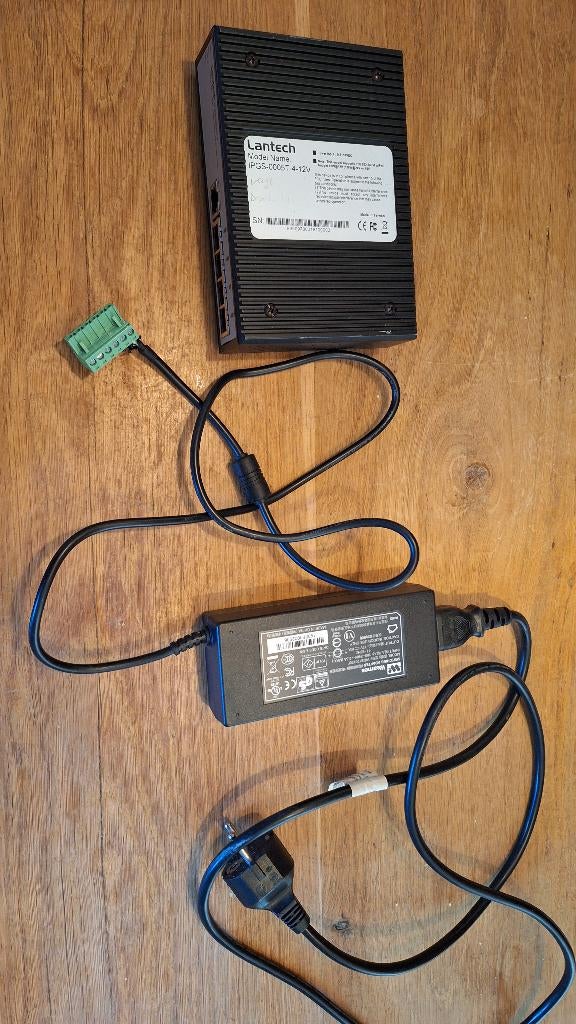 Lantech IPGS-0005T-4 - 5 poorts gigabit PoE switch 50W, Computers en Software, Netwerk switches, Ophalen of Verzenden, Gebruikt