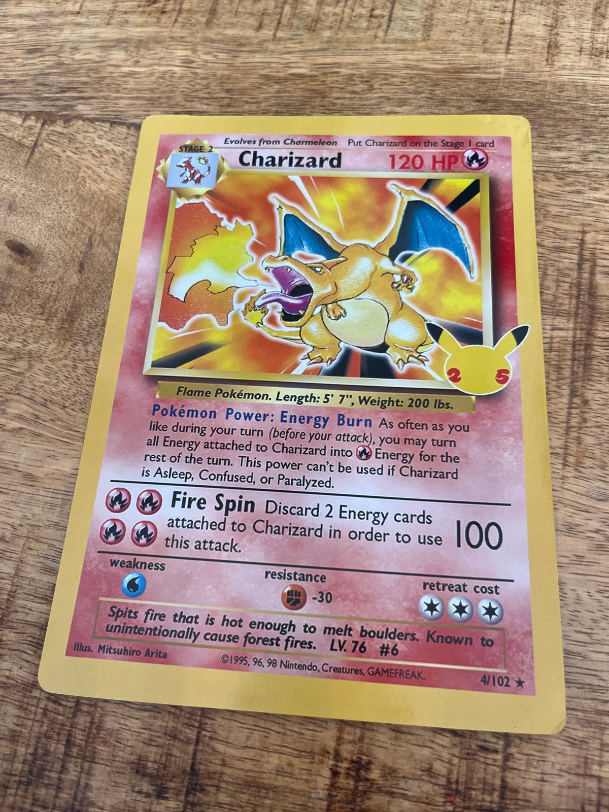 Jumbo Charizard Pokémon kaart - Base Set 4/102, Hobby en Vrije tijd, Ophalen of Verzenden, Gebruikt, Losse kaart