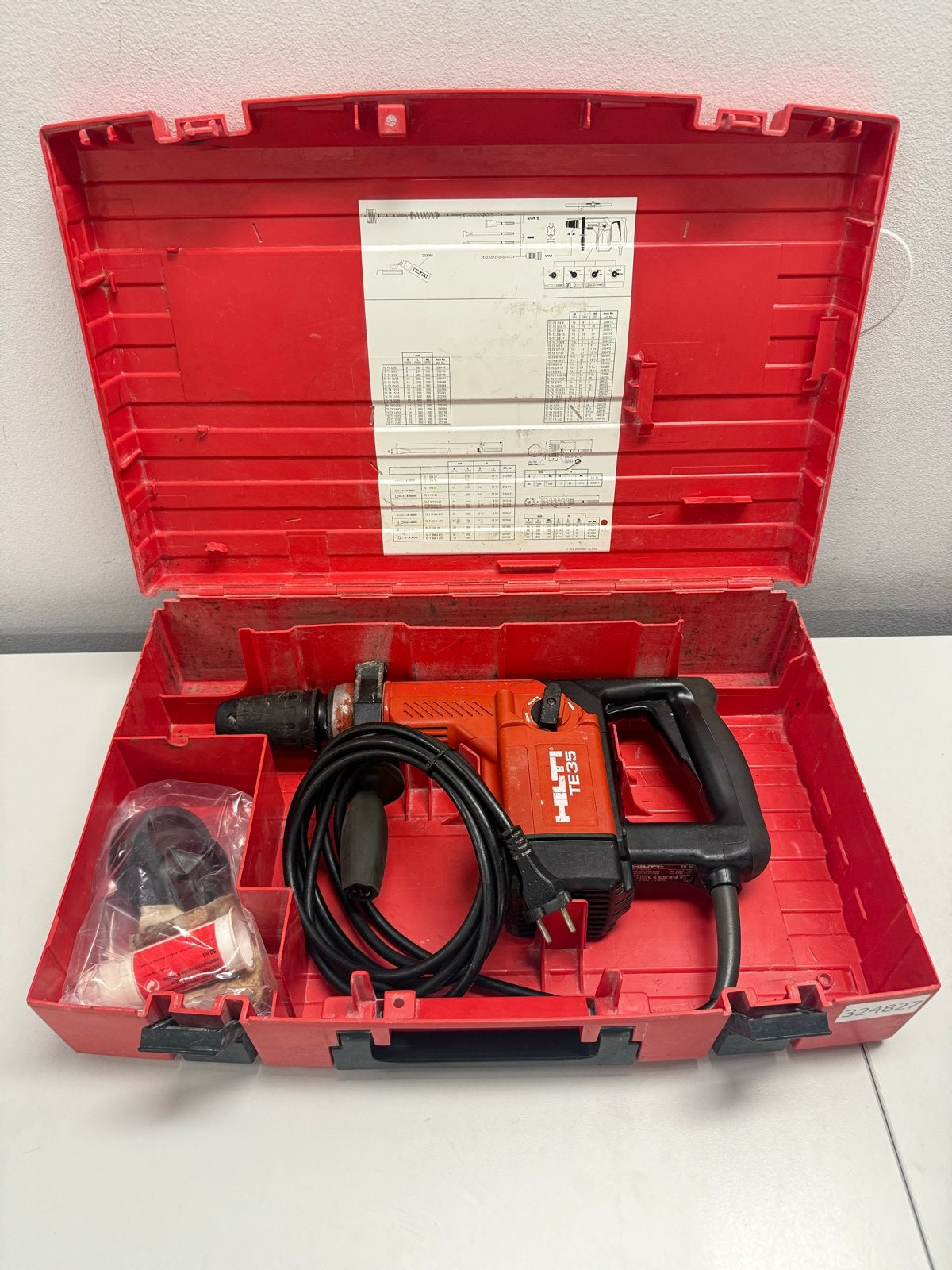 324827 Krachtige Hilti TE35 Boorhamer in Koffer, Boor- en/of Breekhamer, Ophalen of Verzenden, Klopboormechanisme, Gebruikt