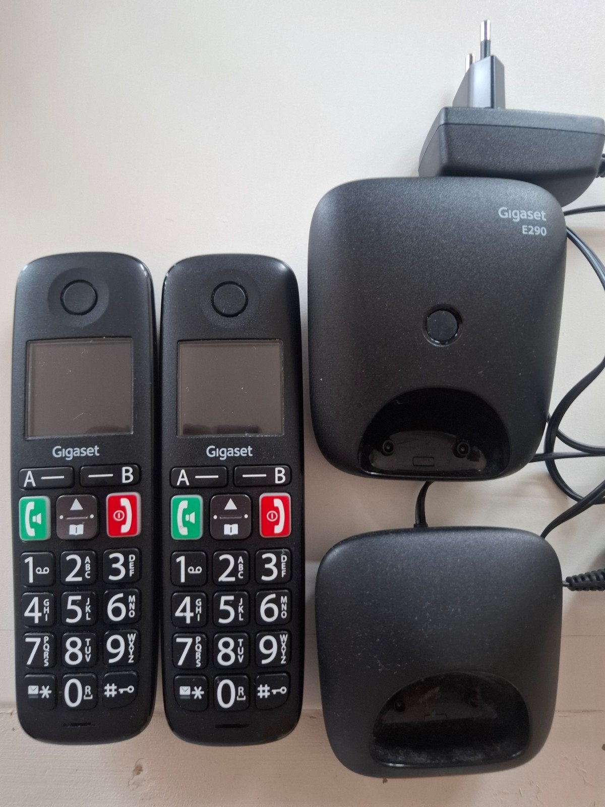 Gigaset E290 Duo DECT-telefoon met grote toetsen, Telecommunicatie, Ophalen of Verzenden, Zo goed als nieuw, 2 handsets