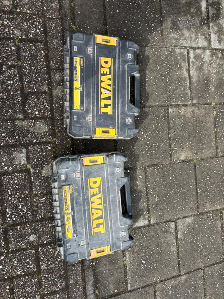 De walt  koffer 10 euro per stuk !, Doe-het-zelf en Verbouw, Gereedschapskisten, Ophalen
