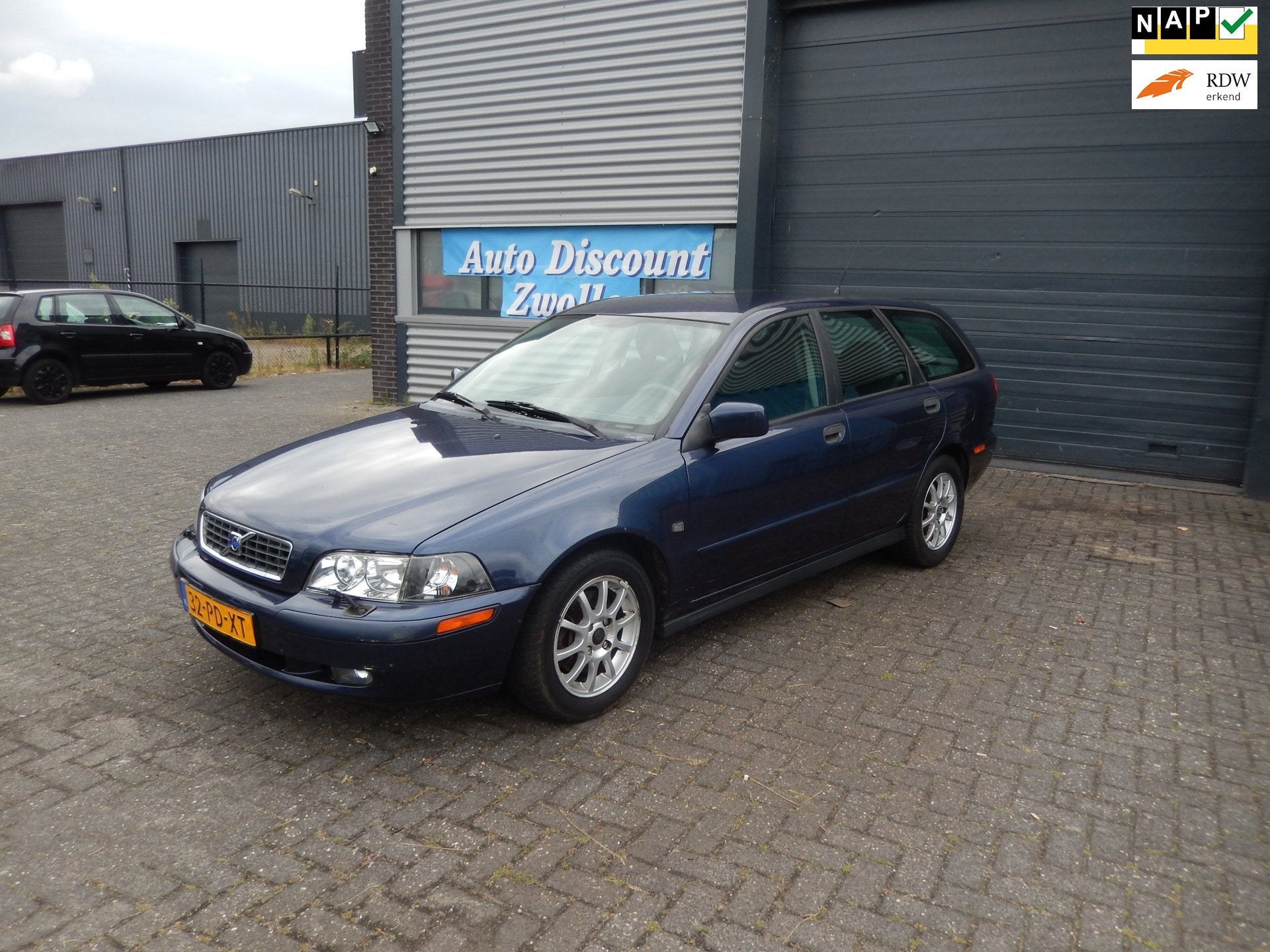 Volvo V40 1.8 Europa AIRCO APK TOT 13-08-2027, Auto's, Volvo, Gebruikt, 4 cilinders, Blauw, 122 pk
