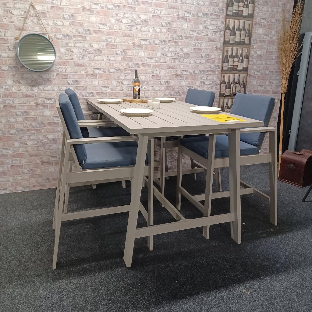 bar loungeset, Tuin en Terras, Tuinsets en Loungesets, Ophalen, 4 zitplaatsen, Beekendonk@hubo.nl, Wilhelminaweg 5