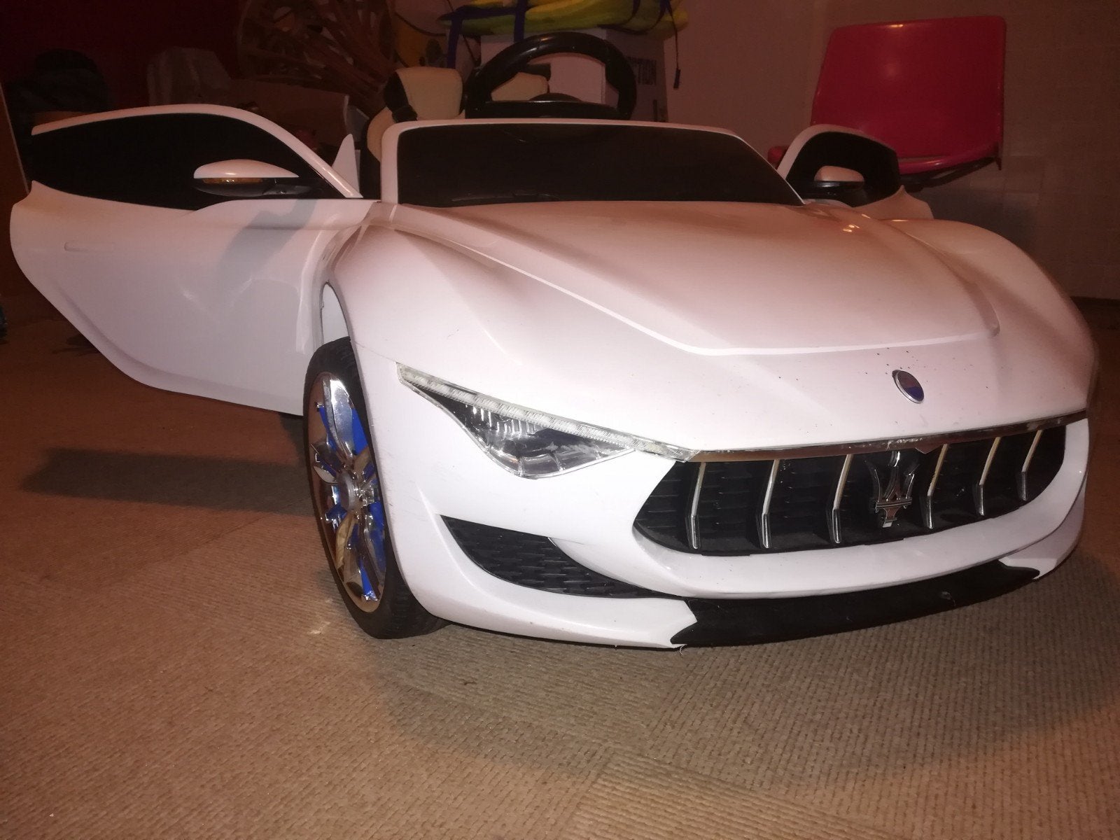 Maserati kinderauto met afstandsbediening, Ophalen, Gebruikt, Afstandsbediening