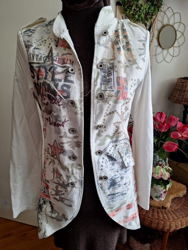 Jasje wit opdruk s 36 38 40, Ophalen of Verzenden, Zo goed als nieuw, Maat 38/40 (M), Wit