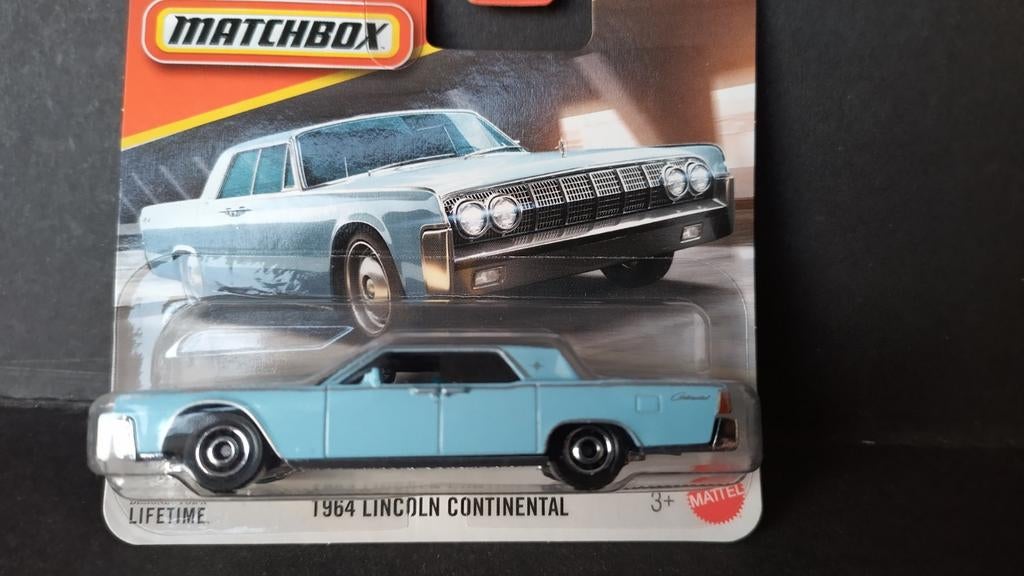 Lincoln Continental licht blauw 1:64 3inch Matchbox Pol, Auto, Verzenden, Nieuw, Matchbox@mattel.com