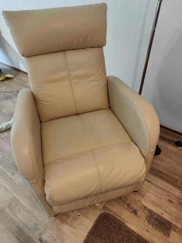 Comfortable Leather Recliner Chair, Ophalen, Minder dan 50 cm, Gebruikt, Creme / beige