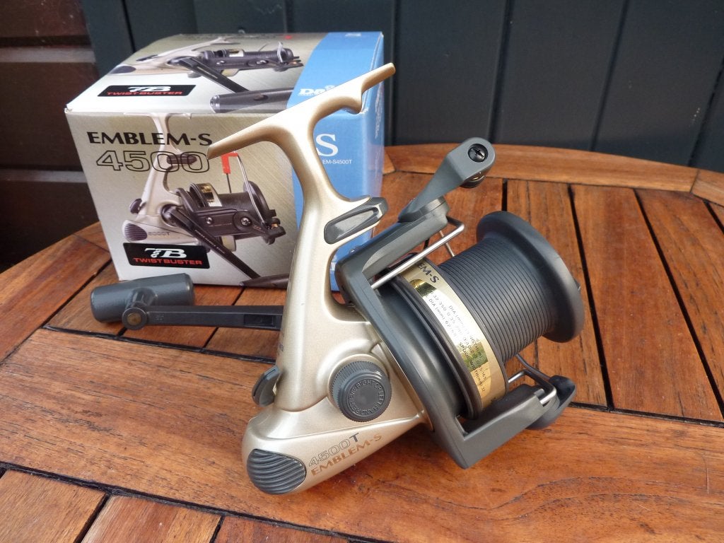 Daiwa Emblem-S 4500T nieuw in doos!!, Ophalen of Verzenden, Nieuw, Molen