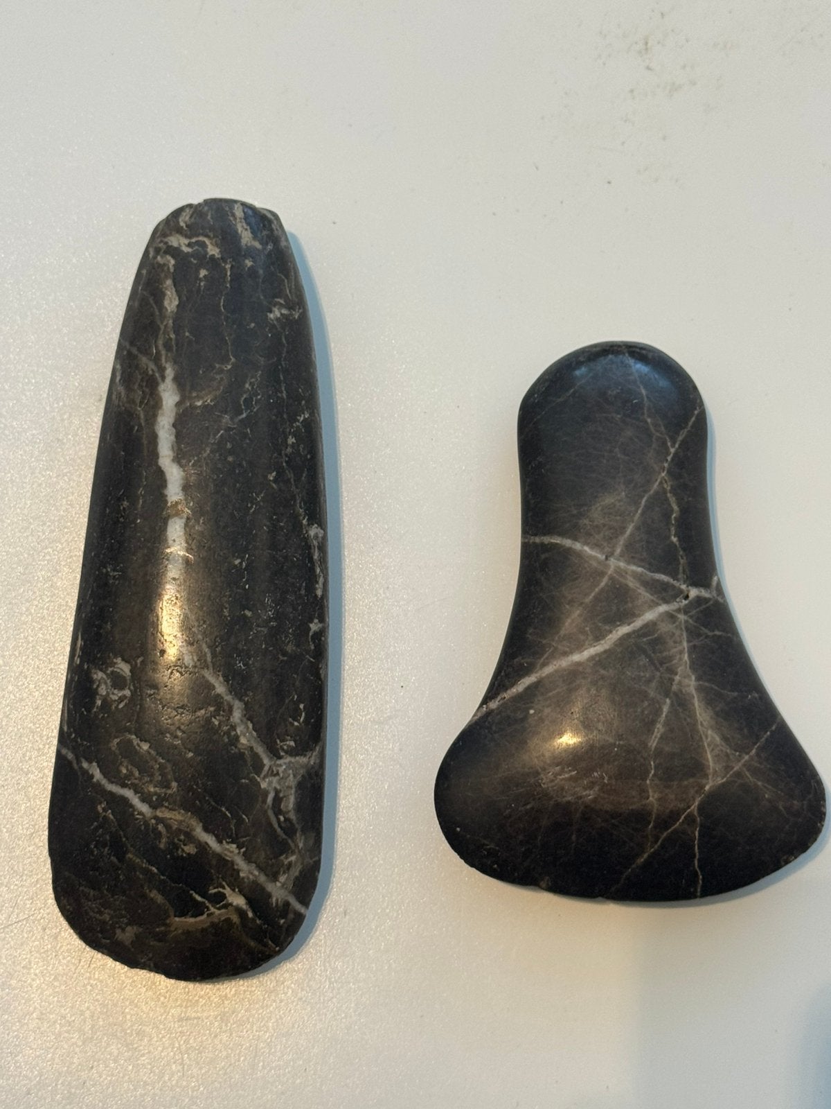 2 mooie stenen bijlen bijl steen, Ophalen of Verzenden