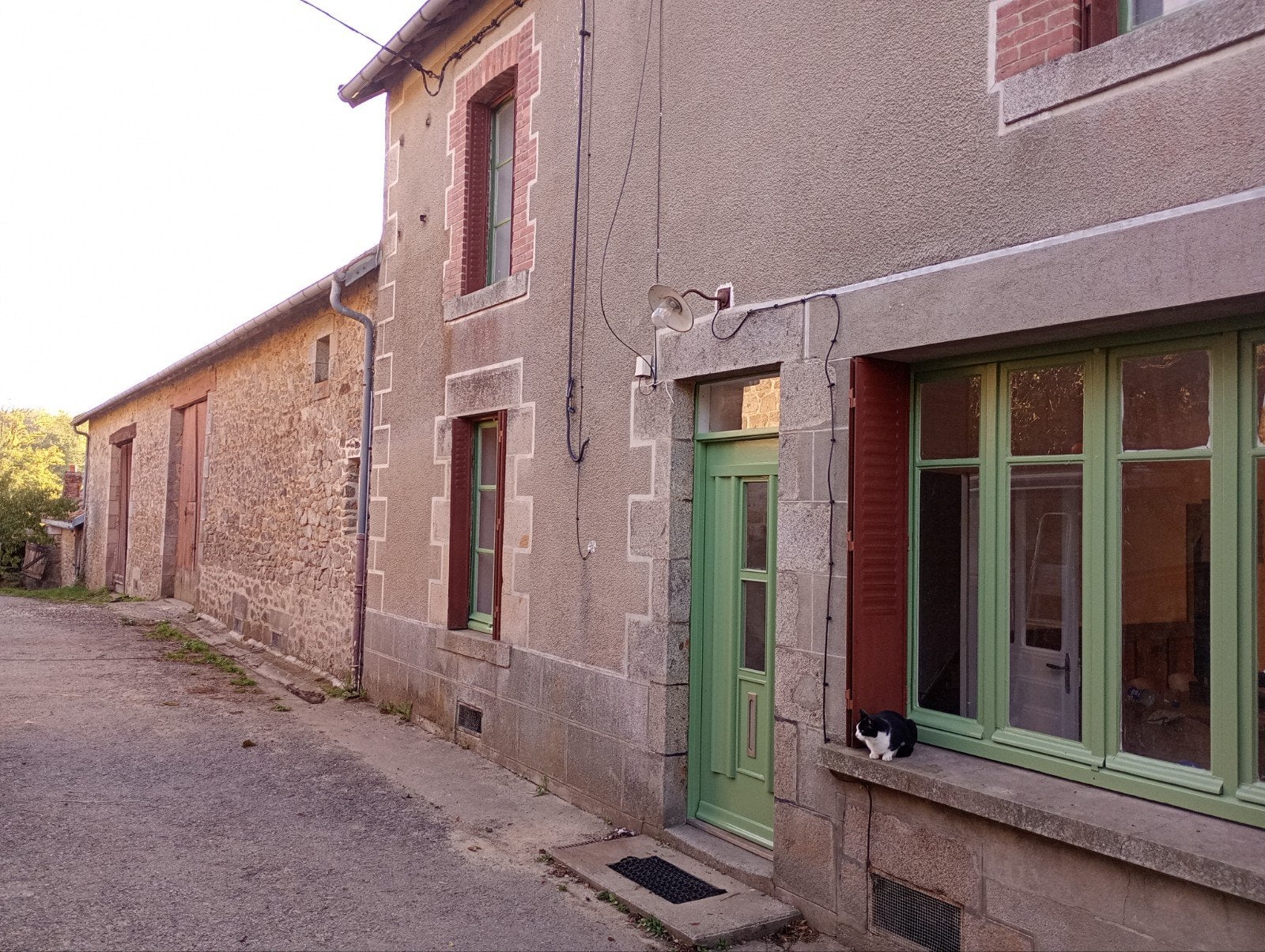 2 Woningen + bakkerij + 2,7 hectare, 110 m², Frankrijk, Woonhuis, Creuse