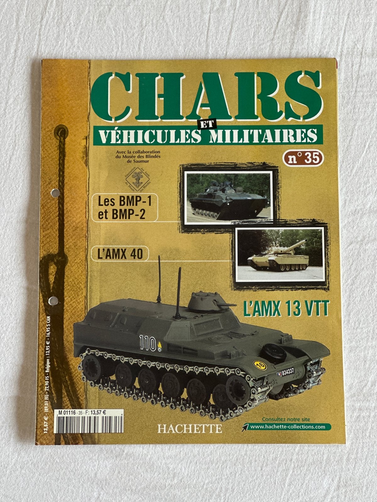 Solido Miniatuur Verzamelaars Boekje - Chars et Véhicules, Ophalen of Verzenden, Zo goed als nieuw