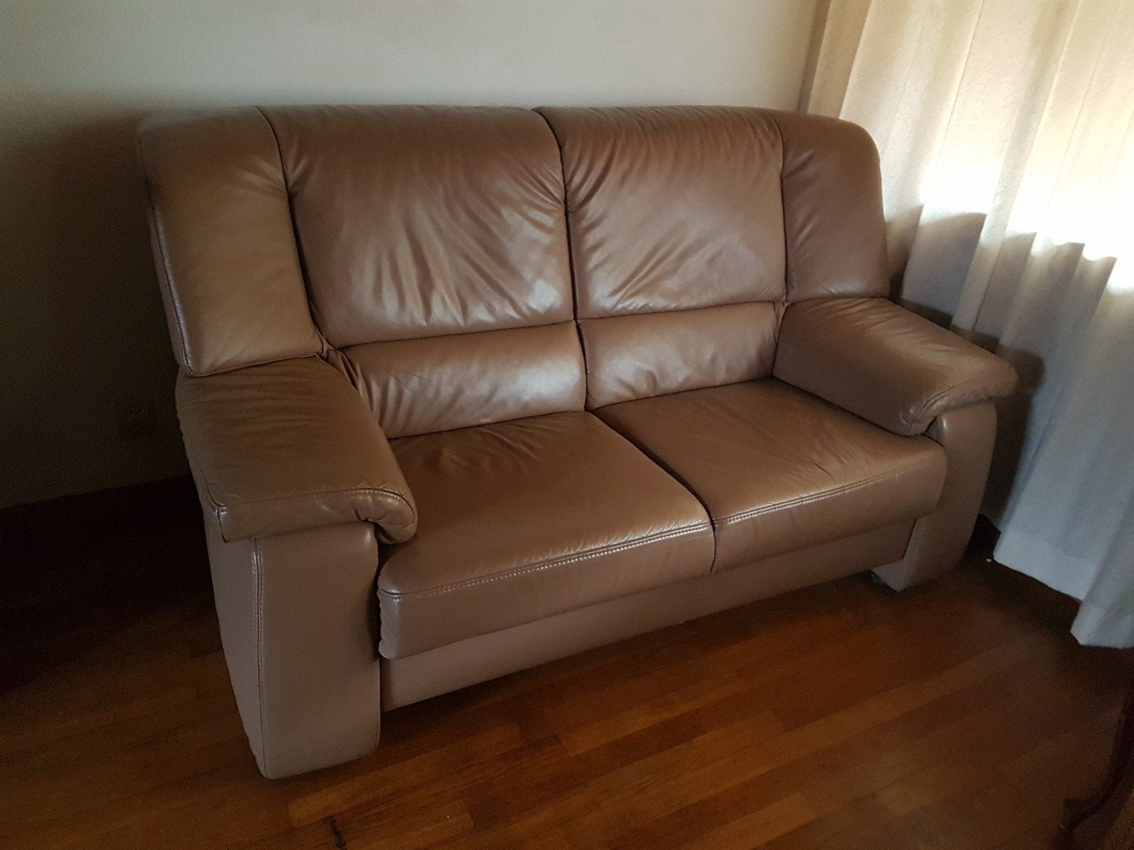 Bank bankstel tweepersoons leren bank leer leder beige taupe, Huis en Inrichting, Banken | Bankstellen, 150 tot 200 cm, Tweepersoons